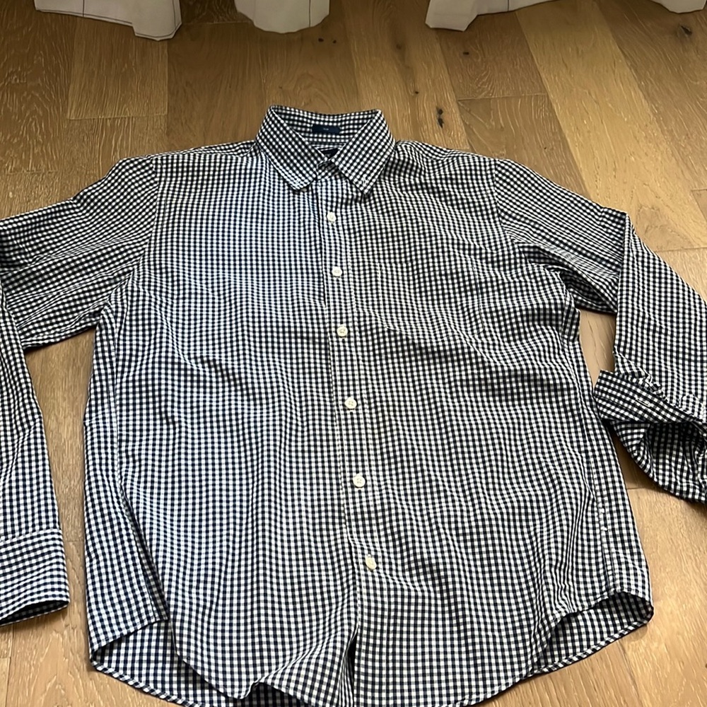 EUC J crew men’s medium slim shirt